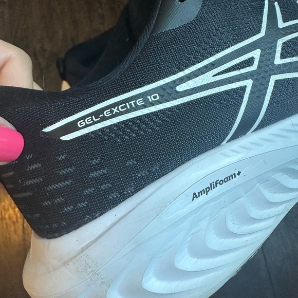 ASICS Running Shoes - Picture 3 of 9